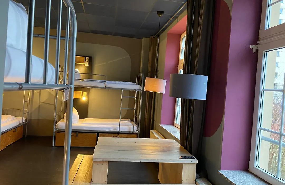 Singer109 Hostel, Hotel & Apartment-1